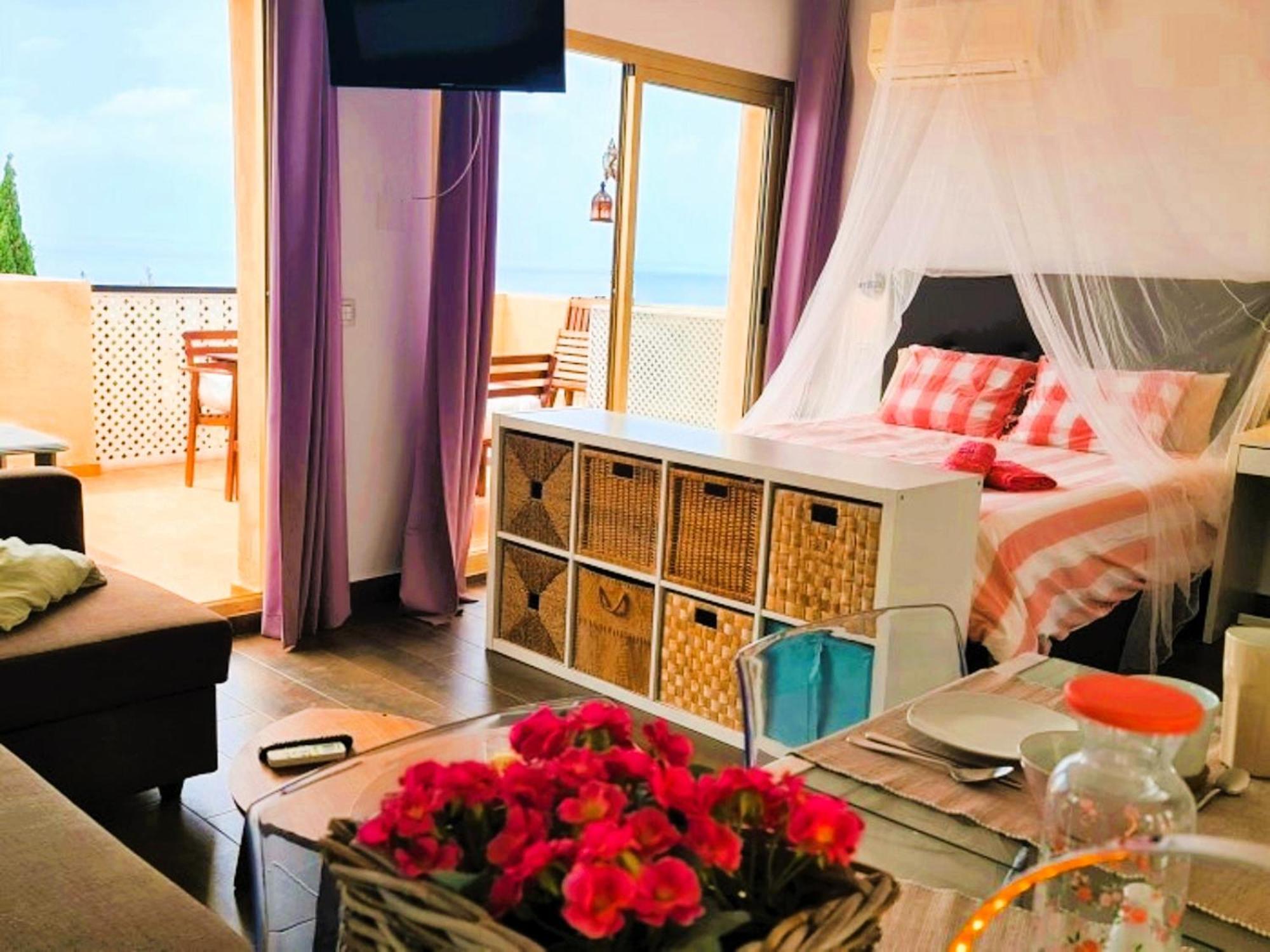 Suitur Elviria View *